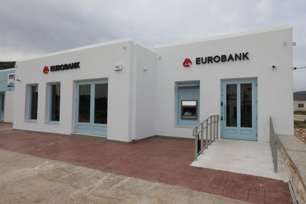 Eurobank: Κατάστημα νέας γενιάς στην Πάρο-Περιοδεία της διοίκησης στις Κυκλάδες