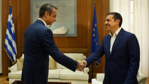 Τηλεφώνημα Τσίπρα σε Μητσοτάκη- Τον συνεχάρη για τη νίκη