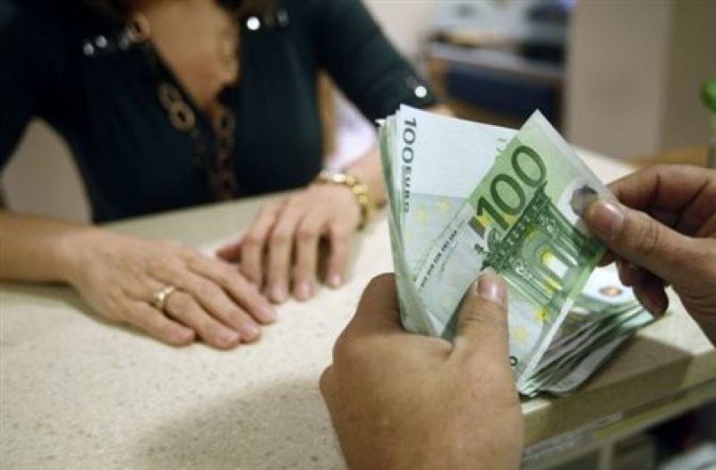 ΤτΕ: Πτώση των μέσων ακαθάριστων αποδοχών στο 21,7%