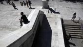 Μειωμένη, αλλά η υψηλότερη στην ΕΕ η ανεργία στην Ελλάδα