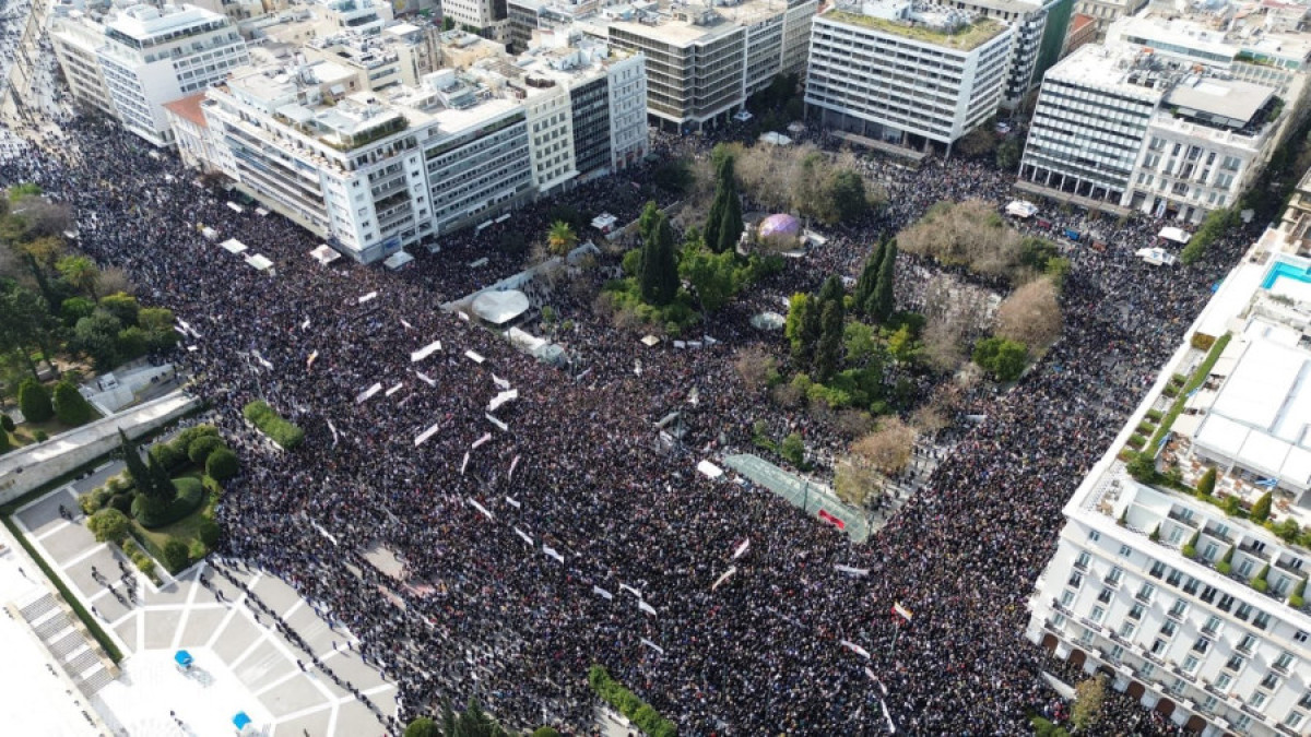 Τέμπη: Η κυβέρνηση «αναδιπλώνεται»- Νέο αφήγημα κάθαρσης και παράθυρο προανακριτικής