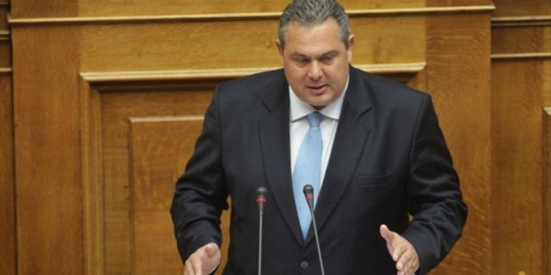 Σχέδιο Καμμένου για στράτευση των γυναικών