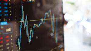 Θετικά εβδομαδιαία αποτελέσματα για Wall Street και Ευρώπη - Σε υψηλό 8 ετών ο χρυσός