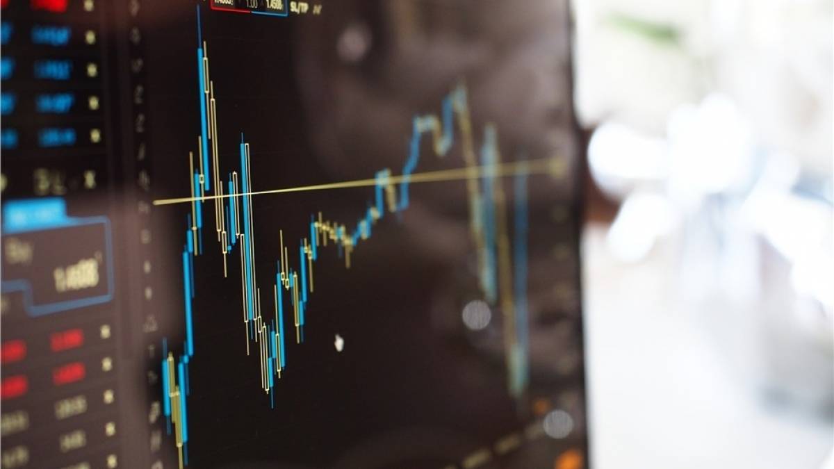 Θετικά εβδομαδιαία αποτελέσματα για Wall Street και Ευρώπη - Σε υψηλό 8 ετών ο χρυσός