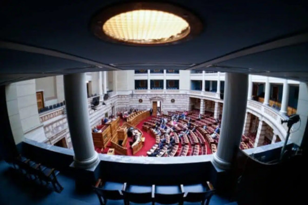 «Πέρασε» η τροπολογία για την αντιμετώπιση της ακρίβειας