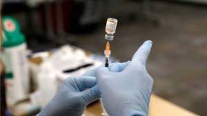 CDC-Pfizer: Στους 5 μήνες το μεσοδιάστημα για την ενισχυτική δόση