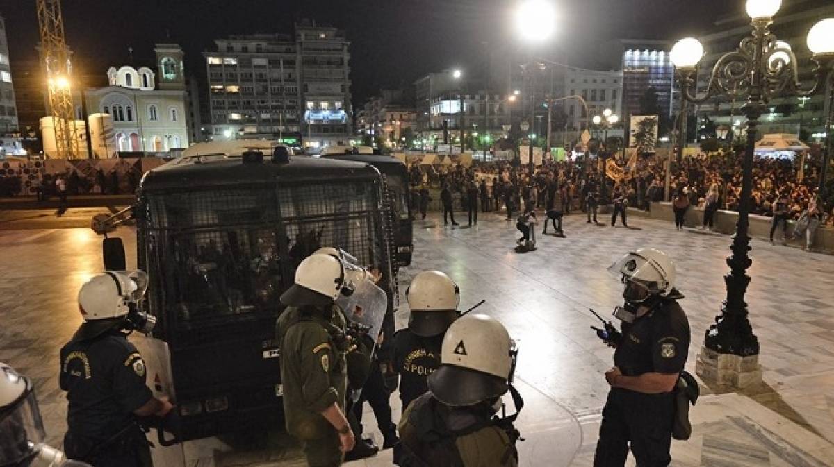 Εντάσεις στις πορείες για την 5η επέτειο της δολοφονίας Φύσσα