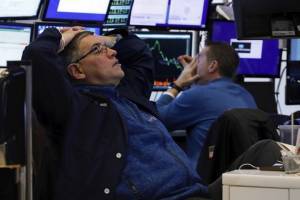 Επικράτησαν οι πωλητές στη Wall Street