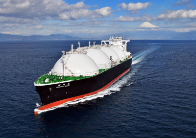 Εκτοξεύτηκαν στα $400.000 τα ναύλα στα πλοία μεταφοράς LNG