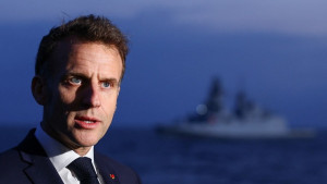 Μακρόν: Ενδεχόμενη εμπλοκή στα Στενά του Ορμούζ μόνο υπό την προϋπόθεση παύσης των εχθροπραξιών