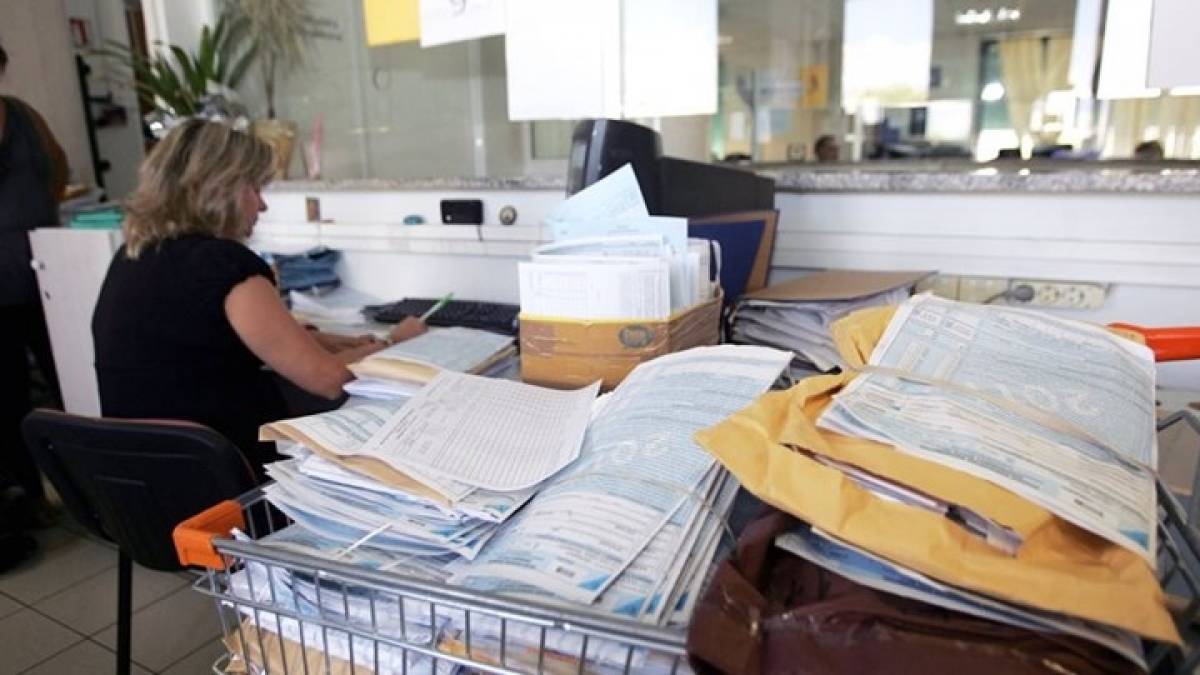 Αναδρομικά... ραβασάκια από την Εφορία-Ποιοι βρίσκονται στο στόχαστρο της ΑΑΔΕ