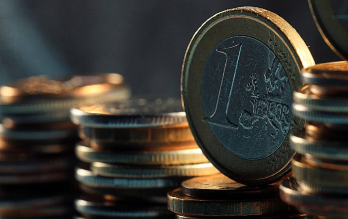 «Πονοκέφαλος» για πρωτογενές έλλειμμα από δικαστικές αποφάσεις, clawback και τουρισμό