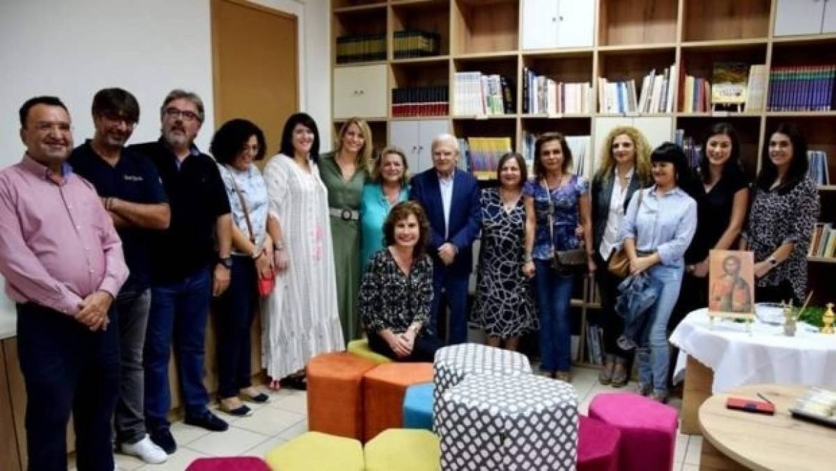 Δωρεά του Ιδρύματος Μαμιδάκη η Βιβλιοθήκη του 3ου Δημοτικού Σχολείου Αγίου Νικολάου