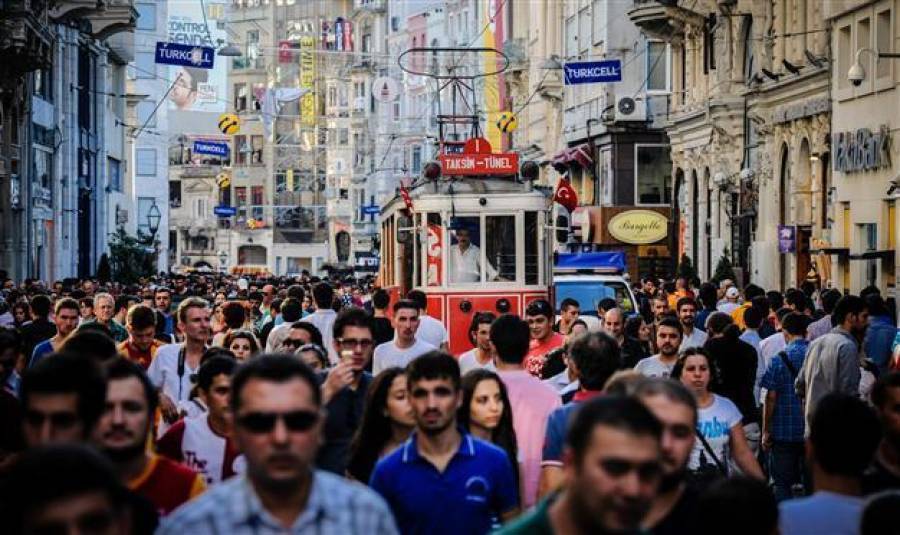 Συνθήκες εξαθλίωσης στην Τουρκία: Ουρές για «φθηνό» ψωμί