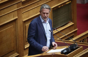 Αποκάλυψη Γερουλάνου: Η κυβέρνηση ζήτησε την απένταξη του Προαστιακού Δυτικής Αττικής από το Ταμείο Ανάκαμψης