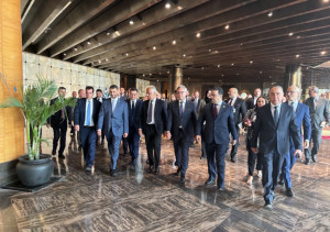 Κομισιόν για «φιάσκο» με Χαφτάρ: Ζήτημα πρωτοκόλλου απέτρεψε την συνάντηση