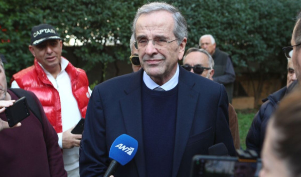 Καραμανλής – Σαμαράς στην κηδεία του Δομάζου (όχι όμως του Σημίτη)