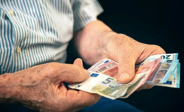 Πότε οι συντάξεις Σεπτεμβρίου – Οι ημερομηνίες για όλα τα Ταμεία