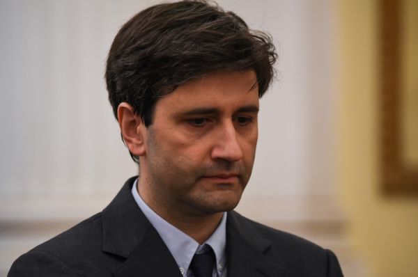 Θα πληρώσει (λέει) ο Χουλιαράκης