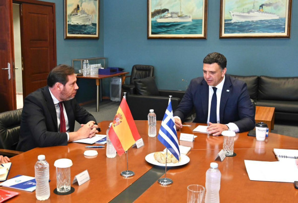 Συνάντηση Κικίλια - Πουέντε: Στο επίκεντρο η ανταγωνιστικότητα των λιμανιών της Μεσογείου