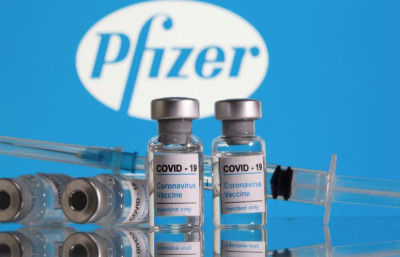 Pfizer: Υψηλά κέρδη παρά τις μειωμένες πωλήσεις εμβολίων