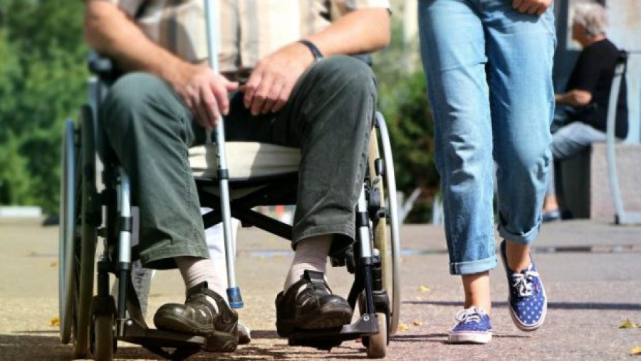 Οικονόμου για Προσωπικό Βοηθό: Ικανοποιείται αίτημα δεκαετιών του αναπηρικού κινήματος