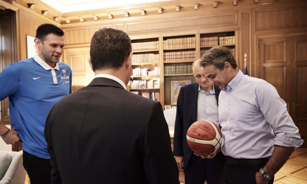 Μητσοτάκης για τον αποκλεισμό της Εθνικής: «Ψηλά το κεφάλι»