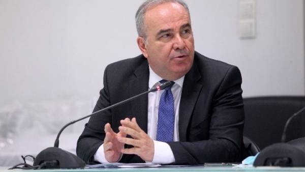 Παπαθανάσης: Ημερομηνία «ξεκλειδώματος» πολλών δραστηριοτήτων η 15η Μαΐου