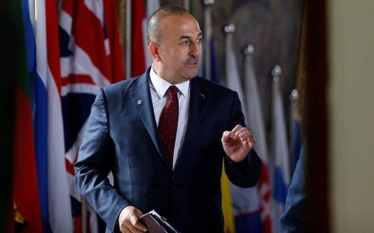 Τσαβούσογλου: Στο πλευρό των «αδελφών» μας στο Αζερμπαϊτζάν