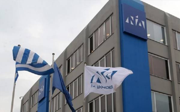 ΝΔ: Ποια ήταν η δουλειά του Πετσίτη δίπλα στον Παππά;