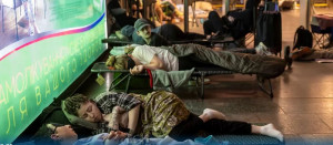 Ατελείωτο ρωσικό σφυροκόπημα στο Κίεβο – Το μέλλον της δυτικής στρατιωτικής βοήθειας