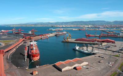 Πλοίο φορτωμένο με ρωσικό άνθρακα στο ισπανικό λιμάνι της Χιχόν