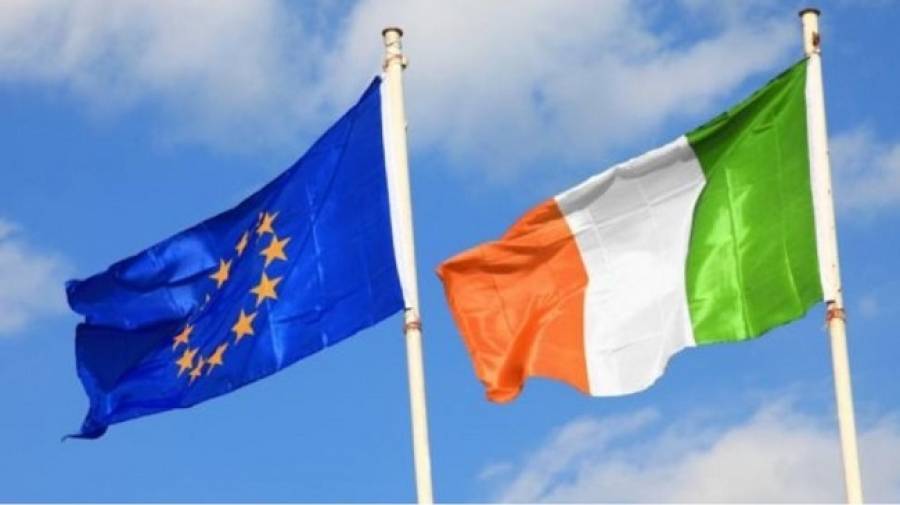 Ιρλανδός ΥΠΕΞ: Ο Τζόνσον επιδιώκει «μετωπική σύγκρουση» με την ΕΕ