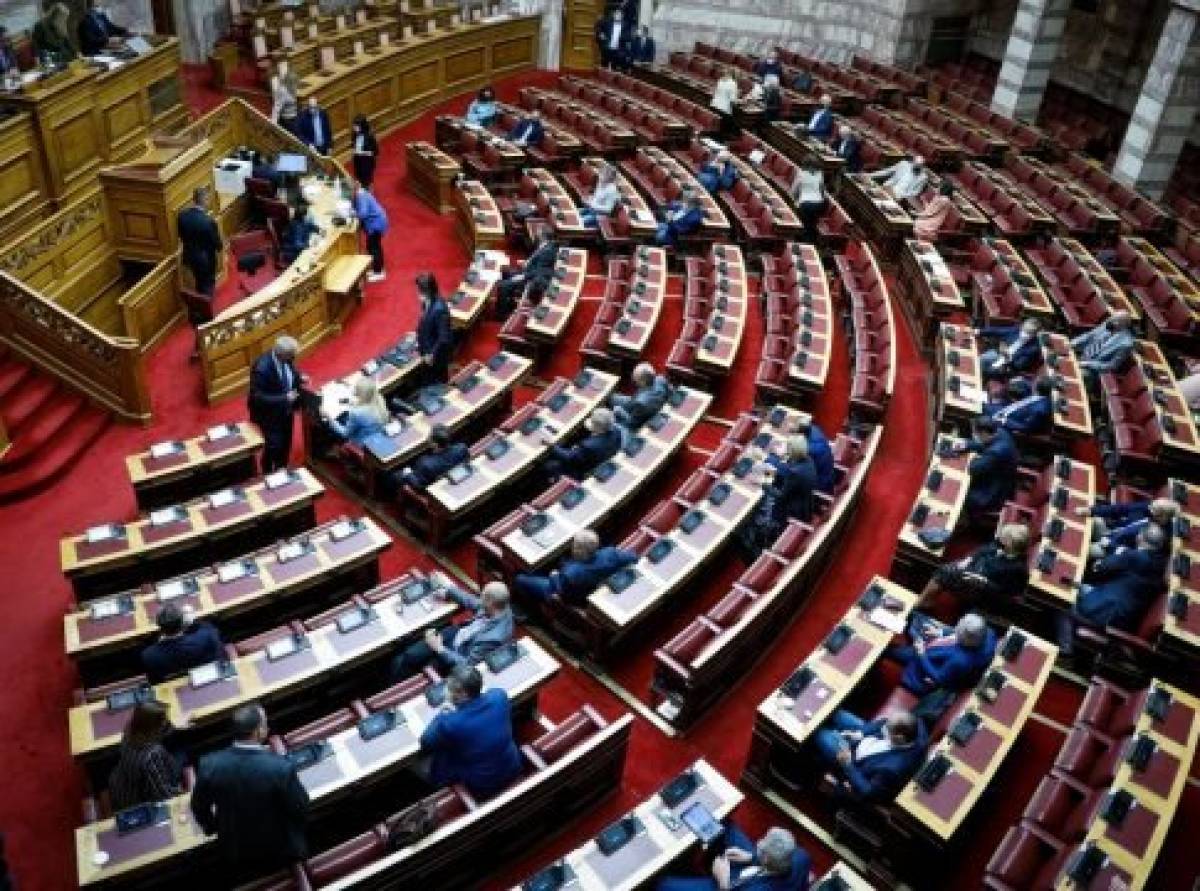 Εξεταστική για γκάλοπ-ΜΜΕ: Με... επιστροφή στο 2015 απαντά η ΝΔ