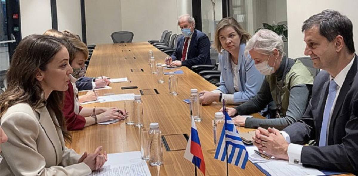 Θεοχάρης: Συζητάμε άρση περιορισμών με τη Ρωσία από 14 Μαΐου