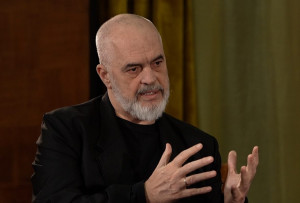 Ράμα: Διόρισε ρομπότ - υπουργό για τη διαχείριση δημοσίων συμβάσεων