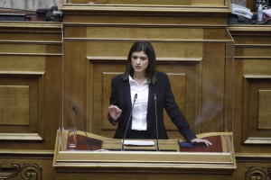 Νοτοπούλου: Ένας στους δυο Έλληνες δεν μπορεί να πάει διακοπές