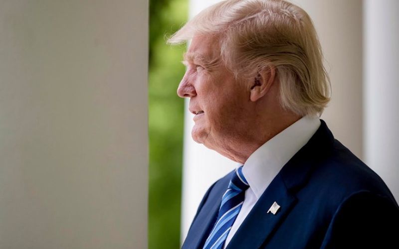 O Τραμπ εφαρμόζει τις μεγαλύτερες φορολογικές ελαφρύνσεις στην ιστορία των ΗΠΑ
