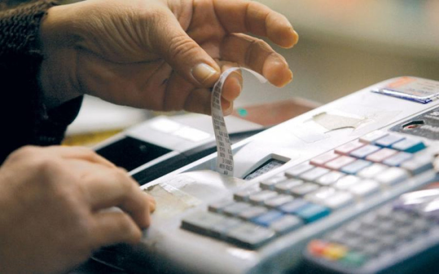 «Χασούρα» €3,2 δισ. από έσοδα ΦΠΑ λόγω φοροδιαφυγής-Το σχόλιο Θεοχάρη
