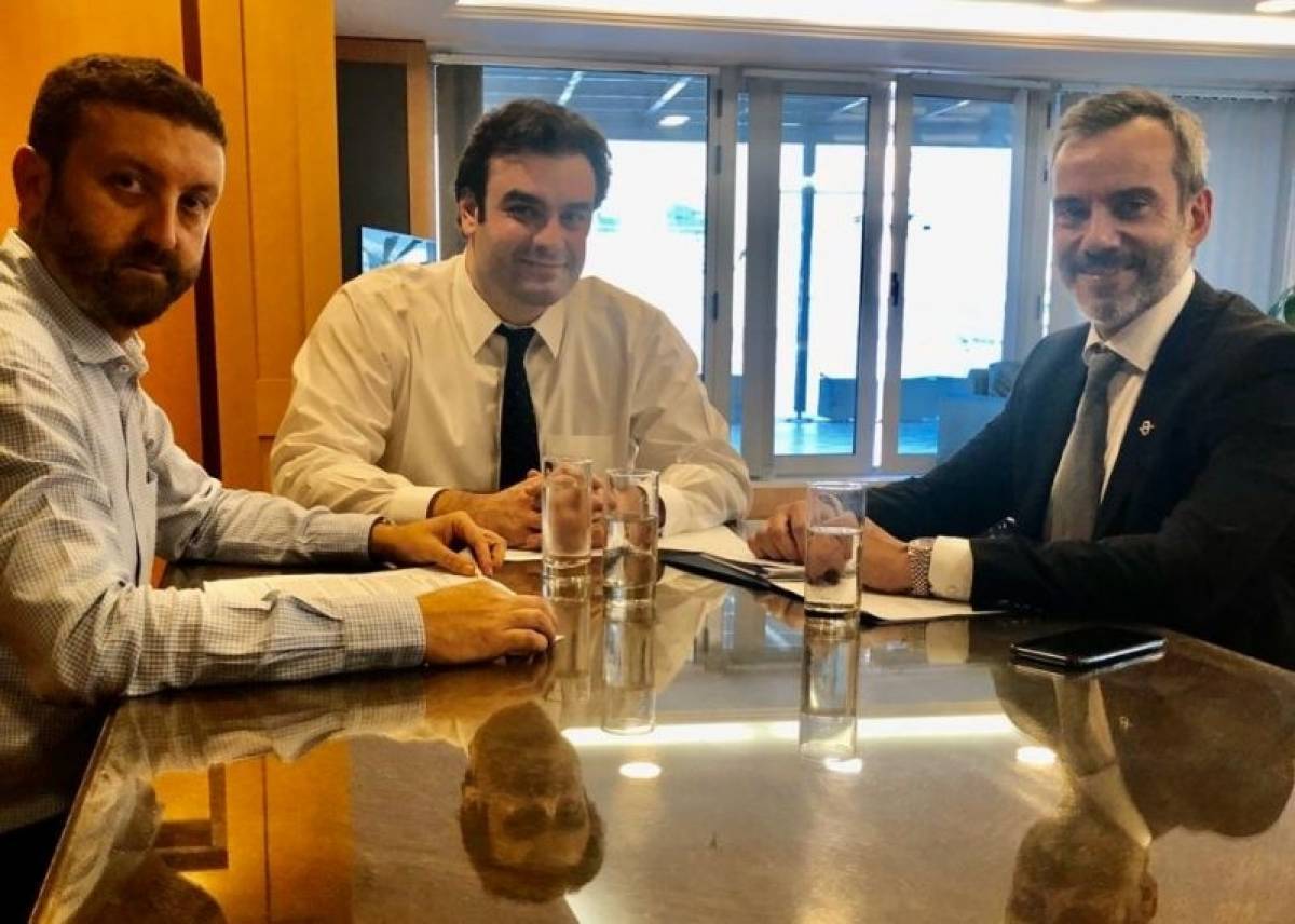 Η «Ψηφιακή Αυτοδιοίκηση» συζητήθηκε στη συνάντηση Πιερρακάκη - Ζέρβα