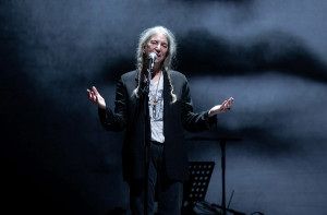 H Patti Smith στη Στέγη: H ποιήτρια που έχει τη δύναμη