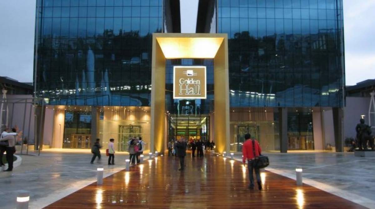 Κλείνει λόγω κορονοϊού το εμπορικό Golden Hall