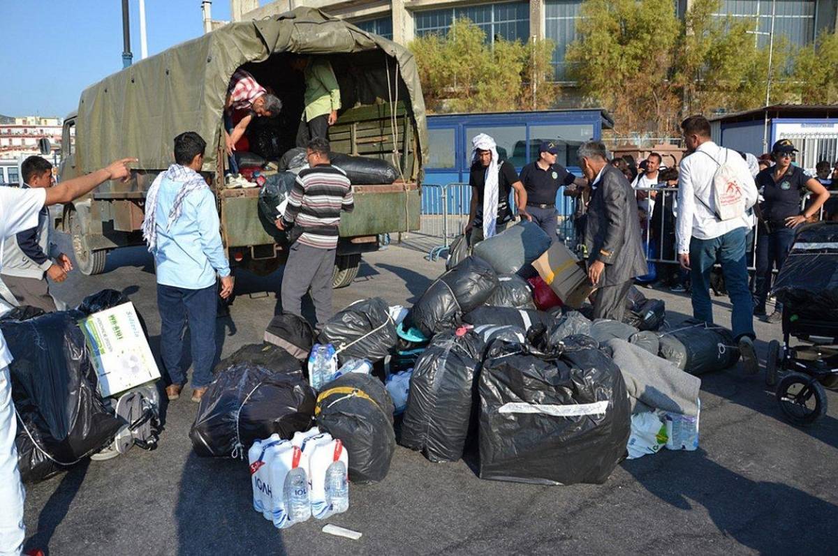 ΔΟΜ: Πάνω από 2.000 αιτούντες άσυλο μεταφέρονται στην ενδοχώρα