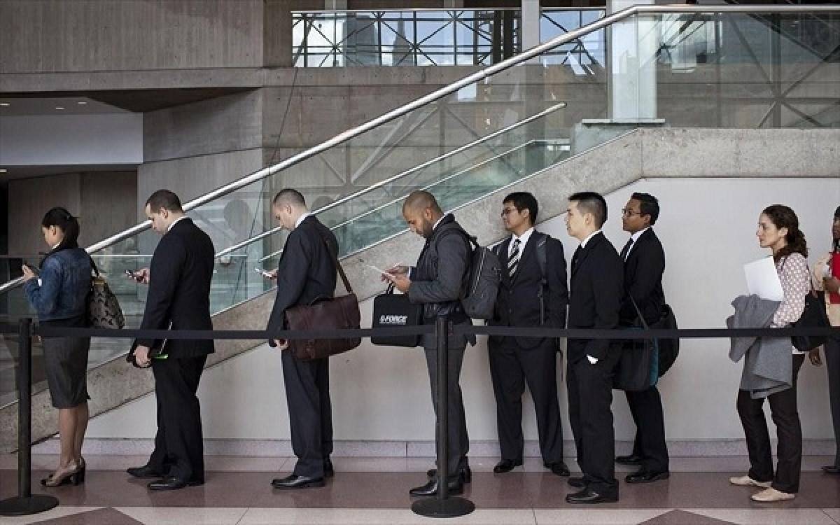 ΗΠΑ: Μειώθηκαν ελαφρά οι αιτήσεις επιδόματος ανεργίας την προηγούμενη εβδομάδα
