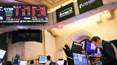 Προκαταβολικές ρευστοποιήσεις στη Wall Street: «Σιγουράκι» η ισχυρή αύξηση επιτοκίων