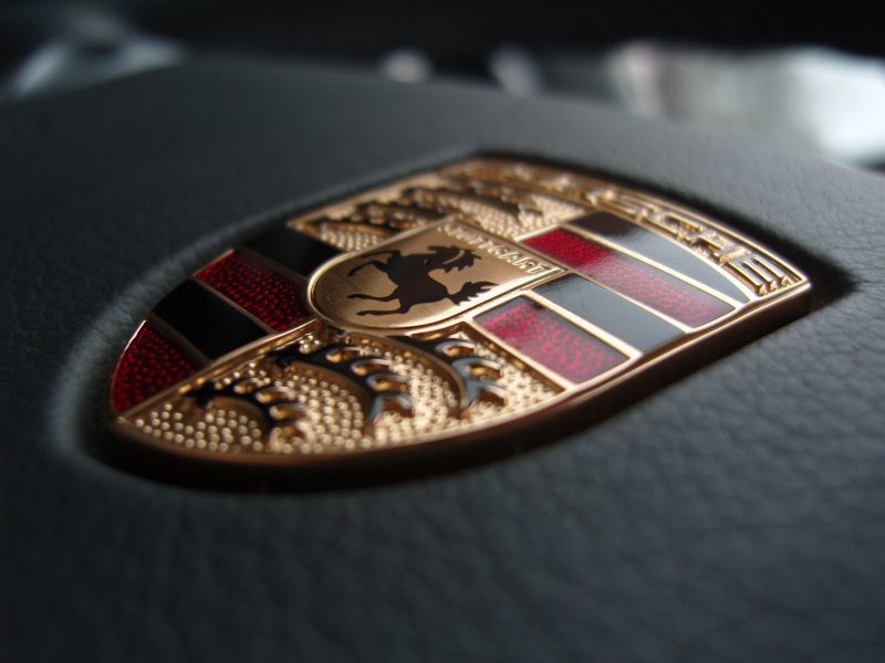 Porsche: Ανακοίνωσε αύξηση καθαρών κερδών του 2015