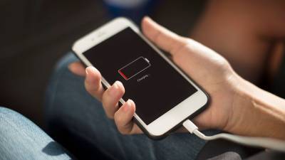 iPhone: Βαθύτερα το χέρι στην τσέπη για αλλαγή μπαταρίας