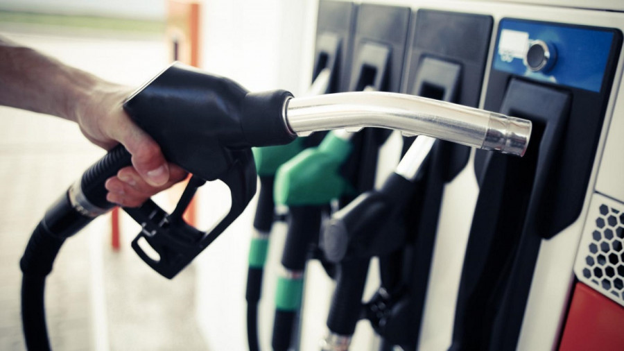 Fuel Pass, διακοπές και πτώση τιμών ανεβάζουν την κατανάλωση βενζίνης