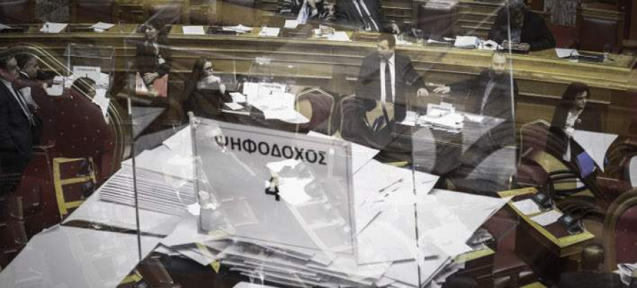 Δεκατέσσερις κάλπες για την Προανακριτική των Τεμπών!