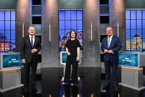 Φαβορί ο Σολτς και μετά την τρίτη τηλεμαχία